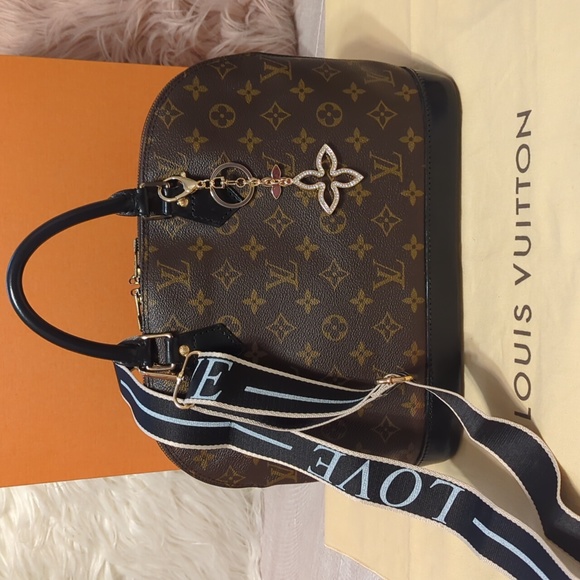 Louis Vuitton Alma Bag🔥🔥🔥 - Picture 2 of 14
